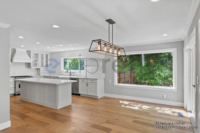 Building Photo - 144 Oakridge Dr