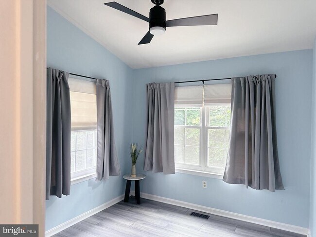 Building Photo - 15427 Beachwater Ct