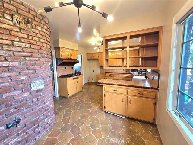 Building Photo - 932 W Granada Ct