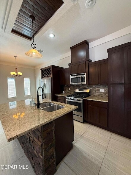 Building Photo - 3873 Loma Dante