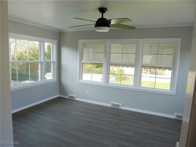 Building Photo - 3006 Warrensville Center Rd