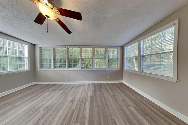 Building Photo - 3408 Spinnaker Way