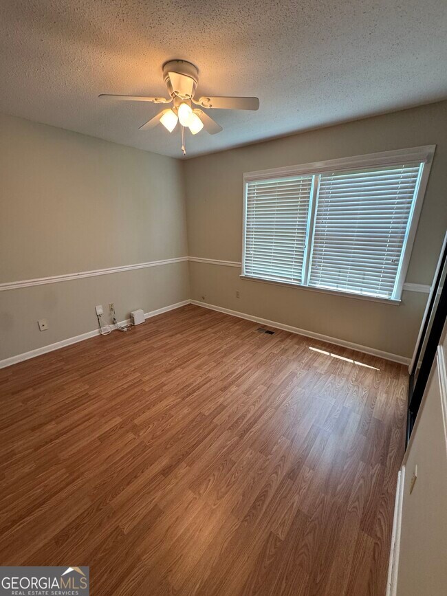 Building Photo - 209 Todd Cir