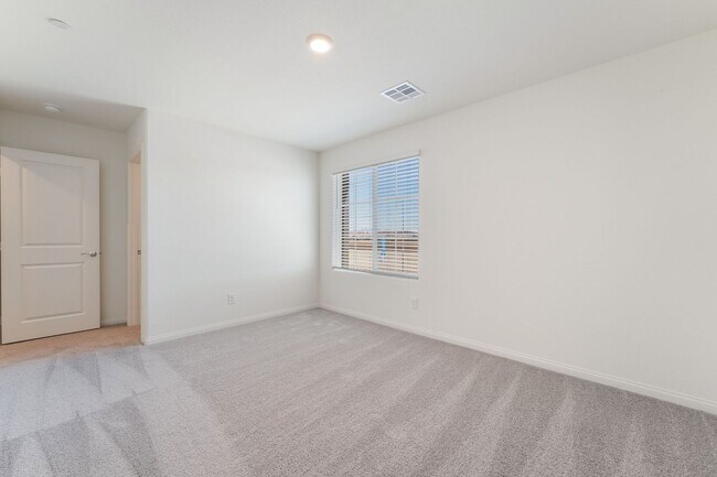 Building Photo - Brand-new 4-bedroom home located in the desirable Cadence master-planned community!