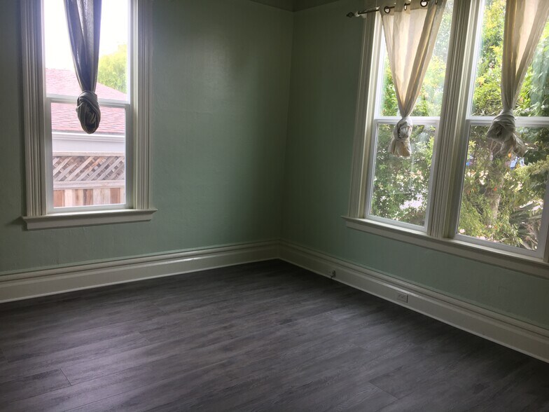 Building Photo - 203 Younglove Ave