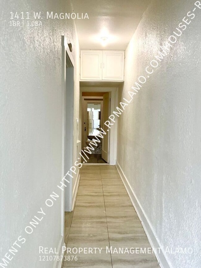 Building Photo - 1411 W. Magnolia-