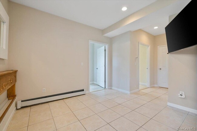 Building Photo - 25 Gardners Ln