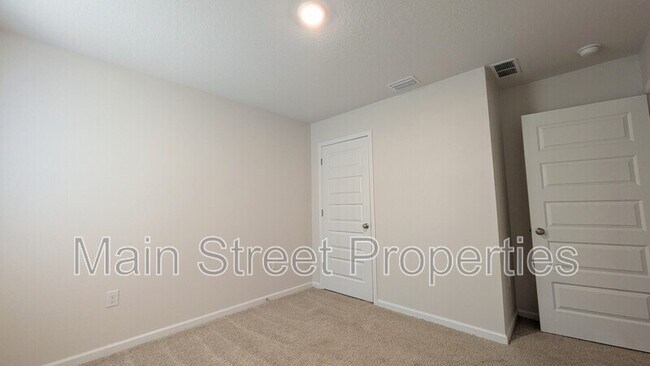 Building Photo - 10624 Queens Gate Cir