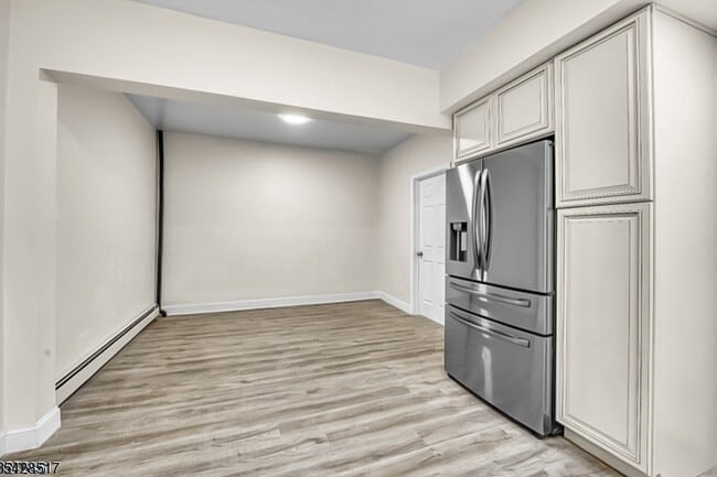 Building Photo - 318 S 7th St