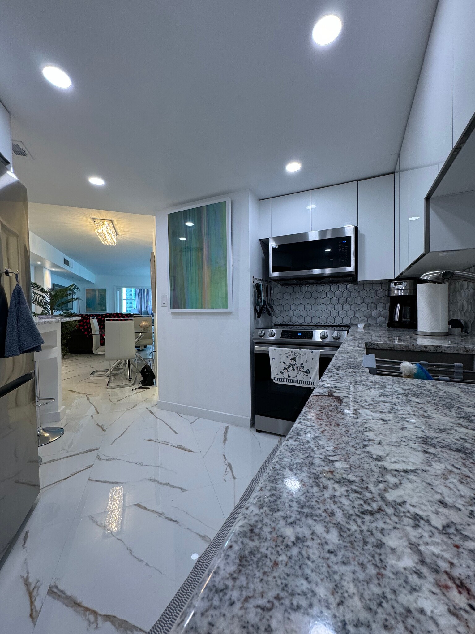 Building Photo - 999 Brickell Bay Dr