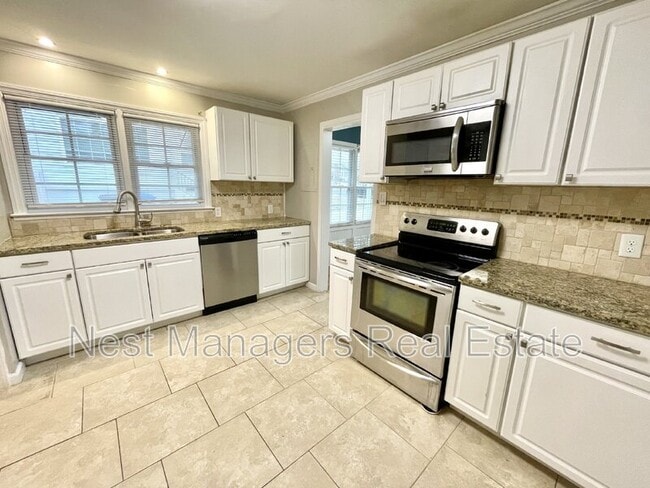 Building Photo - 1430 Pine Valley Loop