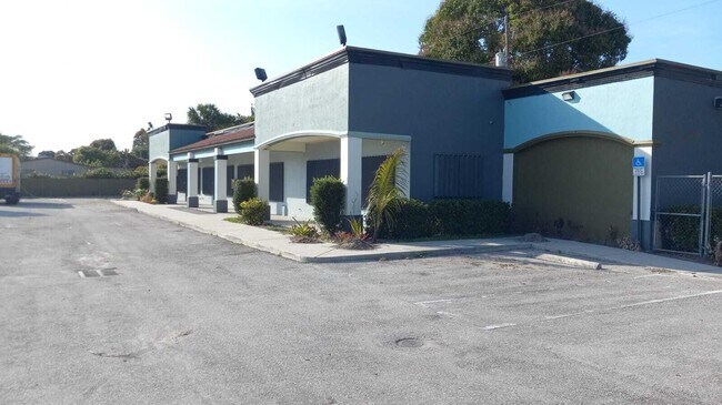 Building Photo - 2701 President Barack Obama Hwy