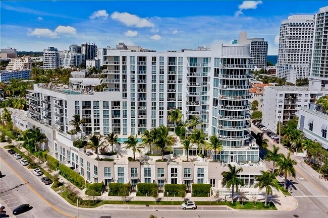 Building Photo - 401 N Birch Rd