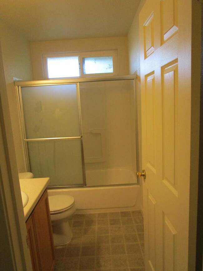 Building Photo - 833 Scoter Way