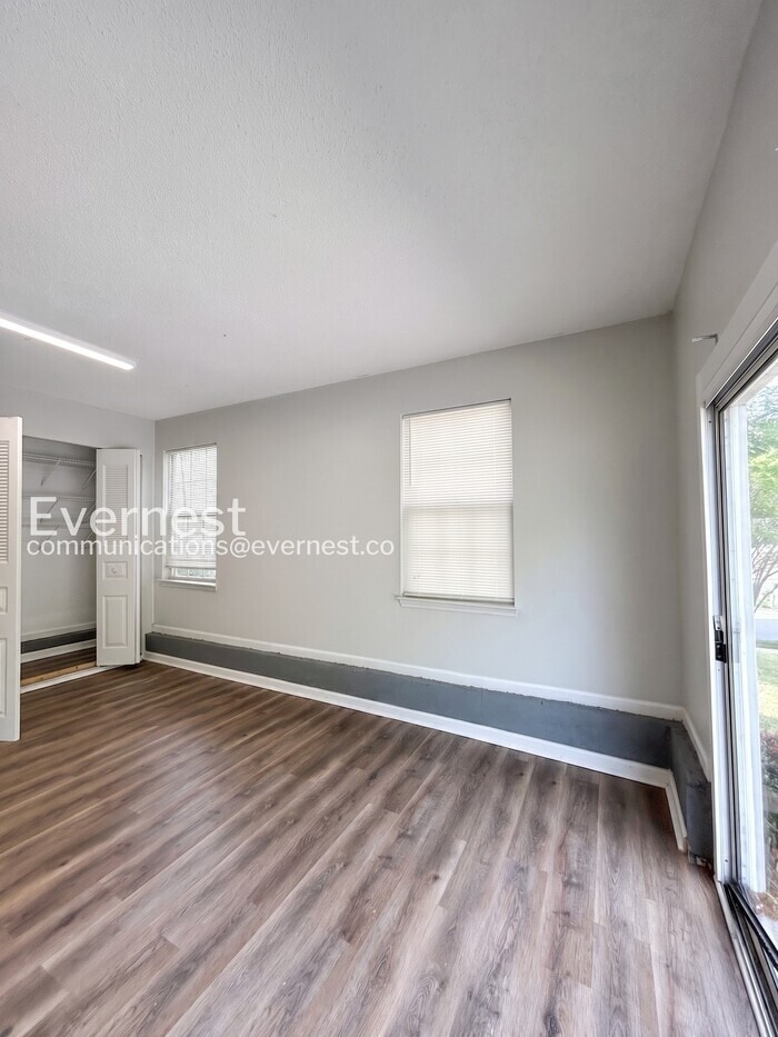 Building Photo - 9601 Marshbrooke Rd