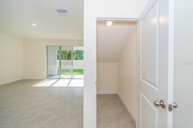 Building Photo - 16642 Maude Dr