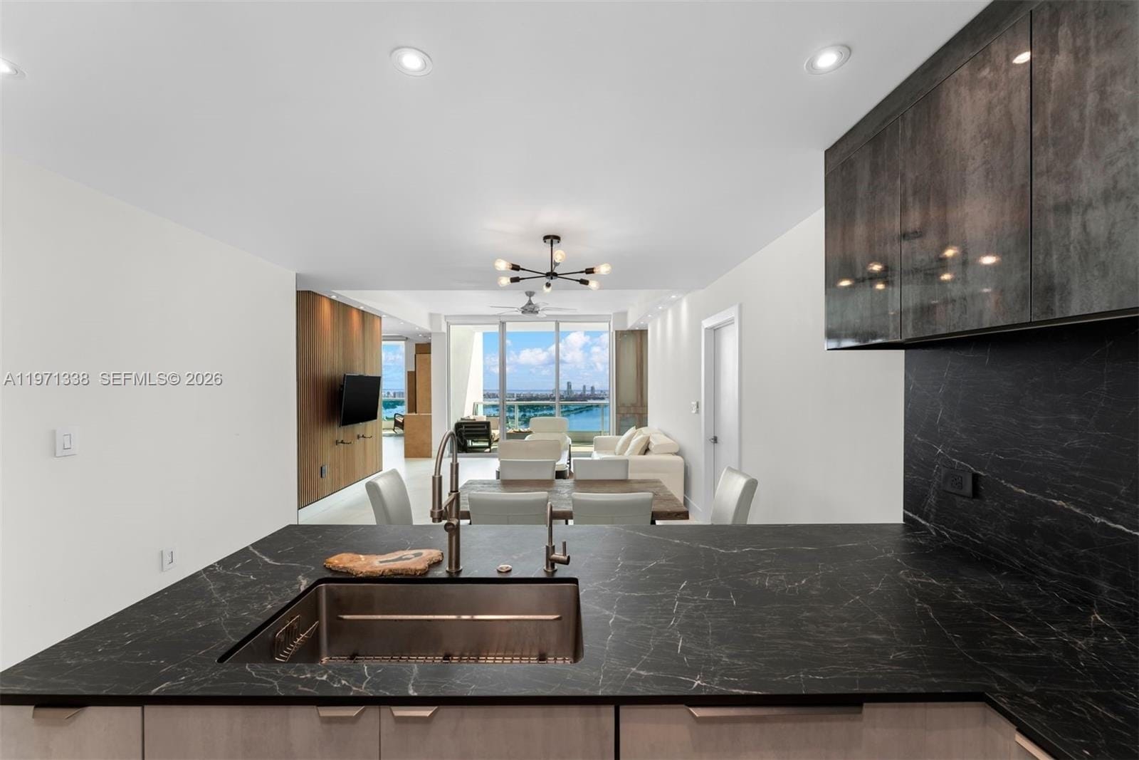 Building Photo - 900 Biscayne
