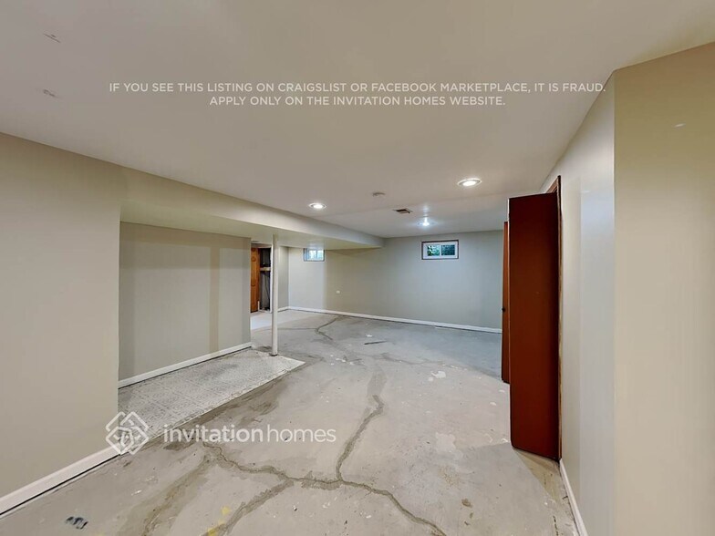Building Photo - 8260 Bromley St