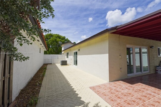 Building Photo - 14947 SW 36th Terrace