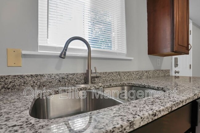 Building Photo - 2844 Baughman Ave