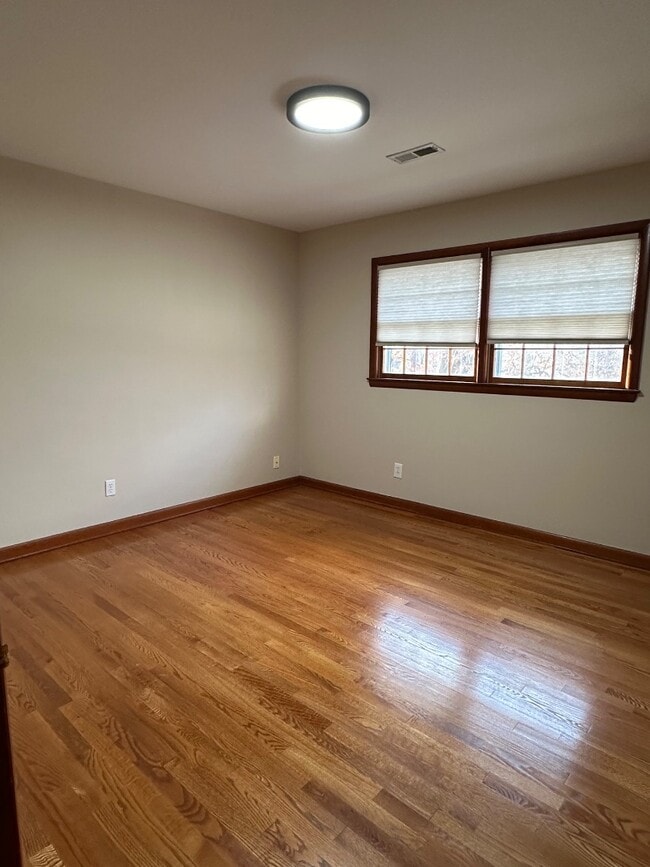 Building Photo - 3928 Inwood Dr