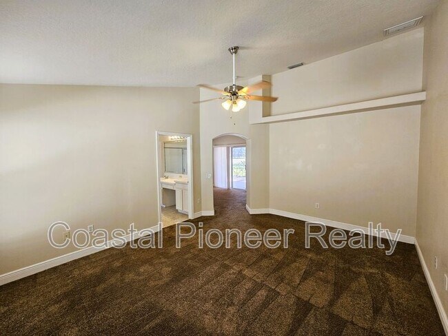 Building Photo - 19317 Seacove Dr