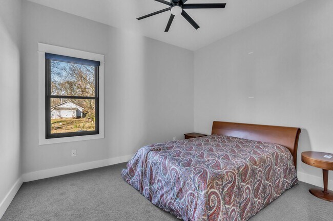 Building Photo - 2312 Buchanan St