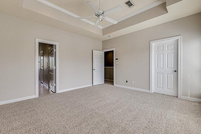 Building Photo - 513 Leverkuhn St