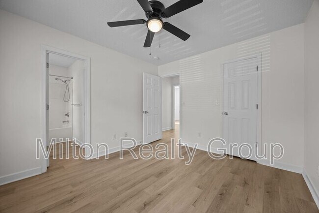 Building Photo - 107 Laura Ln
