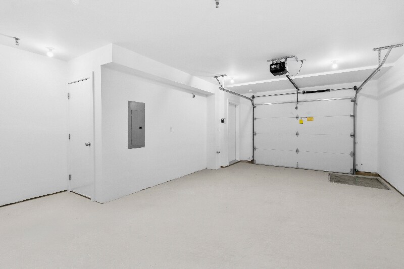 Building Photo - 5724 Sterling Ave