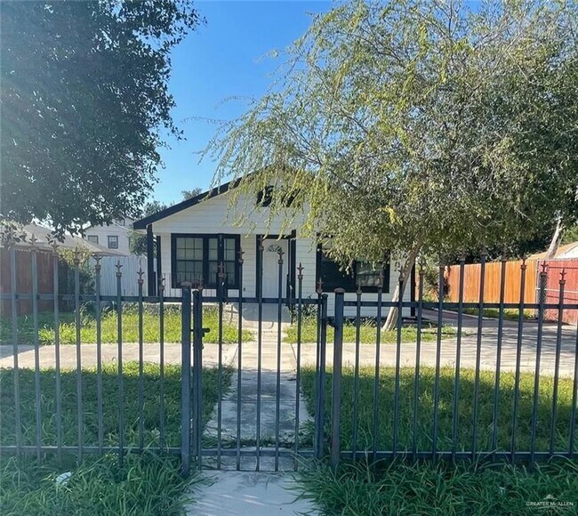 Building Photo - 313 N 17th St