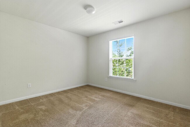 Building Photo - 8120 Fairmont Dr