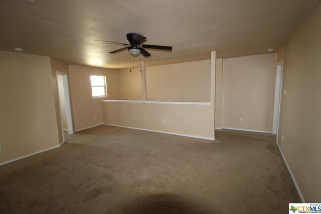 Building Photo - 304 W Gemini Ln