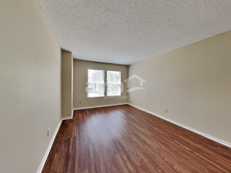 Building Photo - 2317 Bridlewood Dr