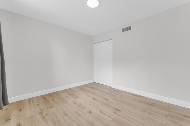 Building Photo - 1256 S Military Trail