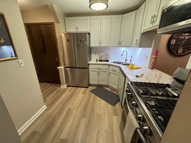 Building Photo - 7500 Cahill Rd