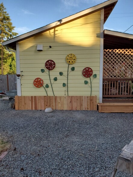 Building Photo - 5623 84 St E