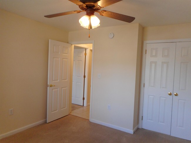 Building Photo - Concord Cove Apartments - 1122-11D