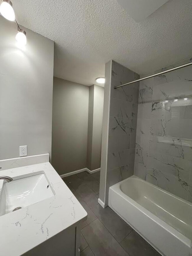 Building Photo - 5980 Covington Terrace