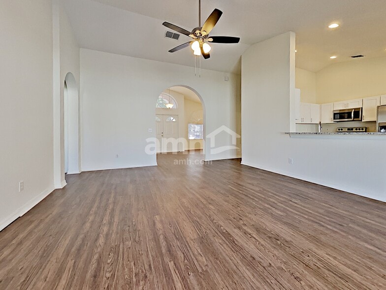 Building Photo - 8813 Scenic Vista Ct