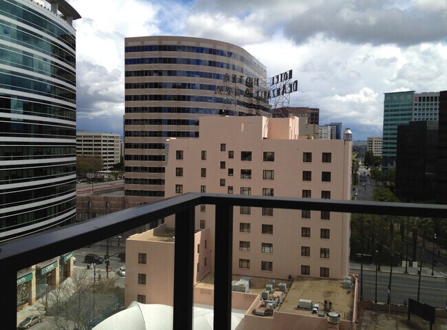 Building Photo - Gorgeous 1 Bedroom Condo at Axis