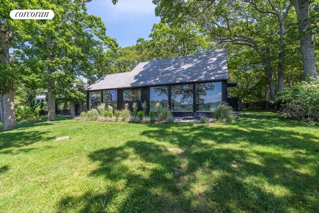 Building Photo - 590 Haywaters Dr