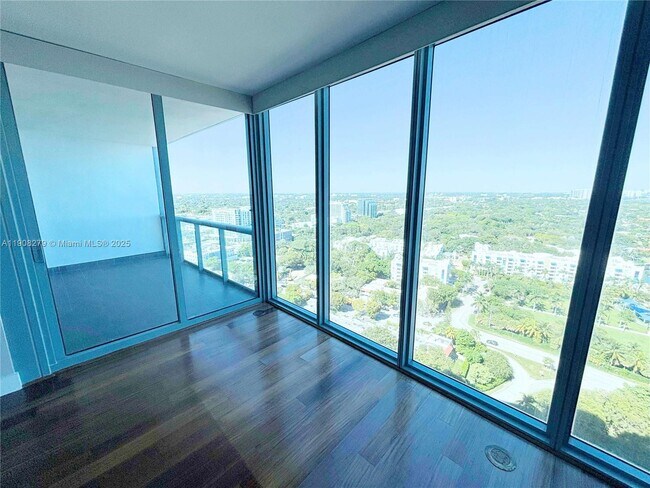 Building Photo - 601 NE 36th St