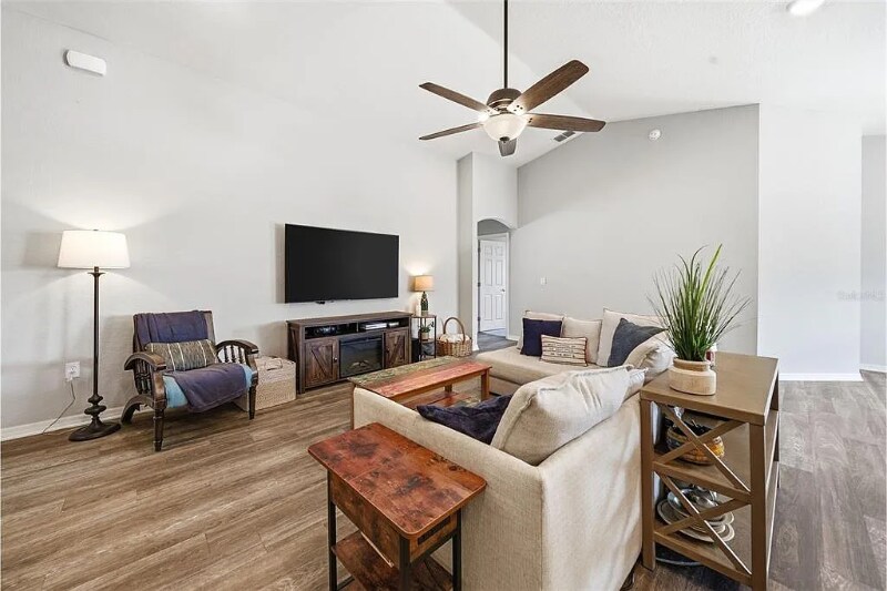 Building Photo - 883 Galloway St