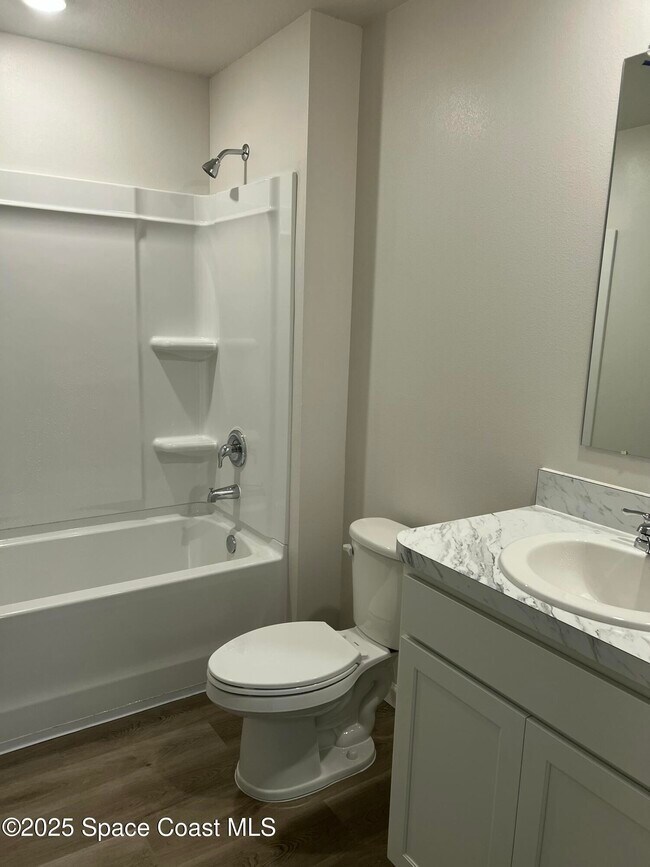 Building Photo - 881 Hollahan Rd SE