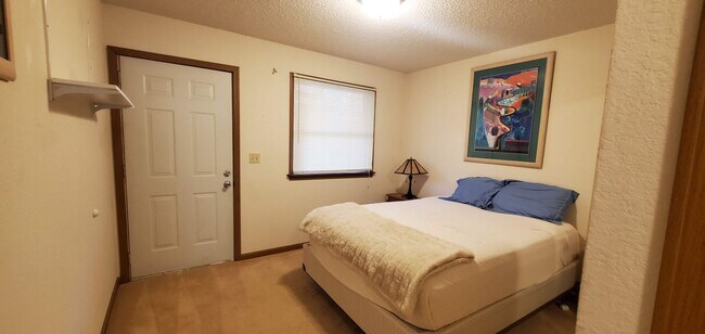 Building Photo - 2 bedroom lakeview condo in Lake Ozark for...