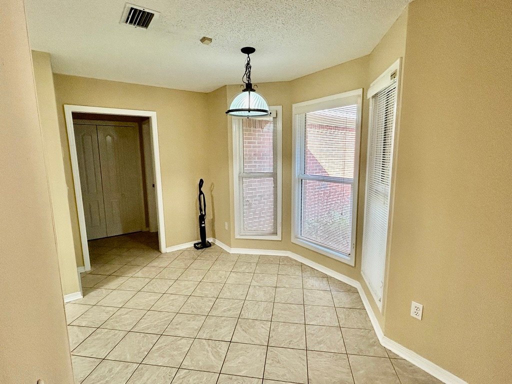 Building Photo - 640 Wedgewood Dr
