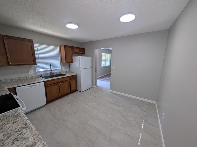 Building Photo - 9150 W 78th Terrace