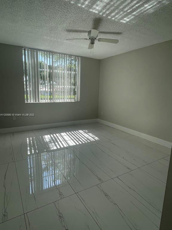 Building Photo - 12112 Saint Andrews Plz