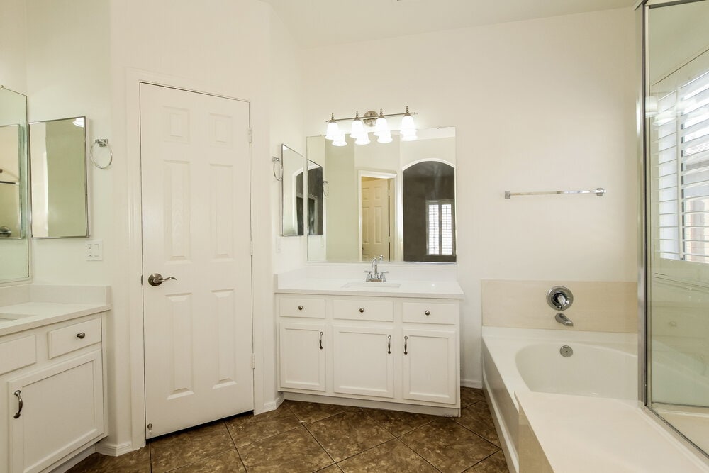 Building Photo - 1913 S 83rd Dr